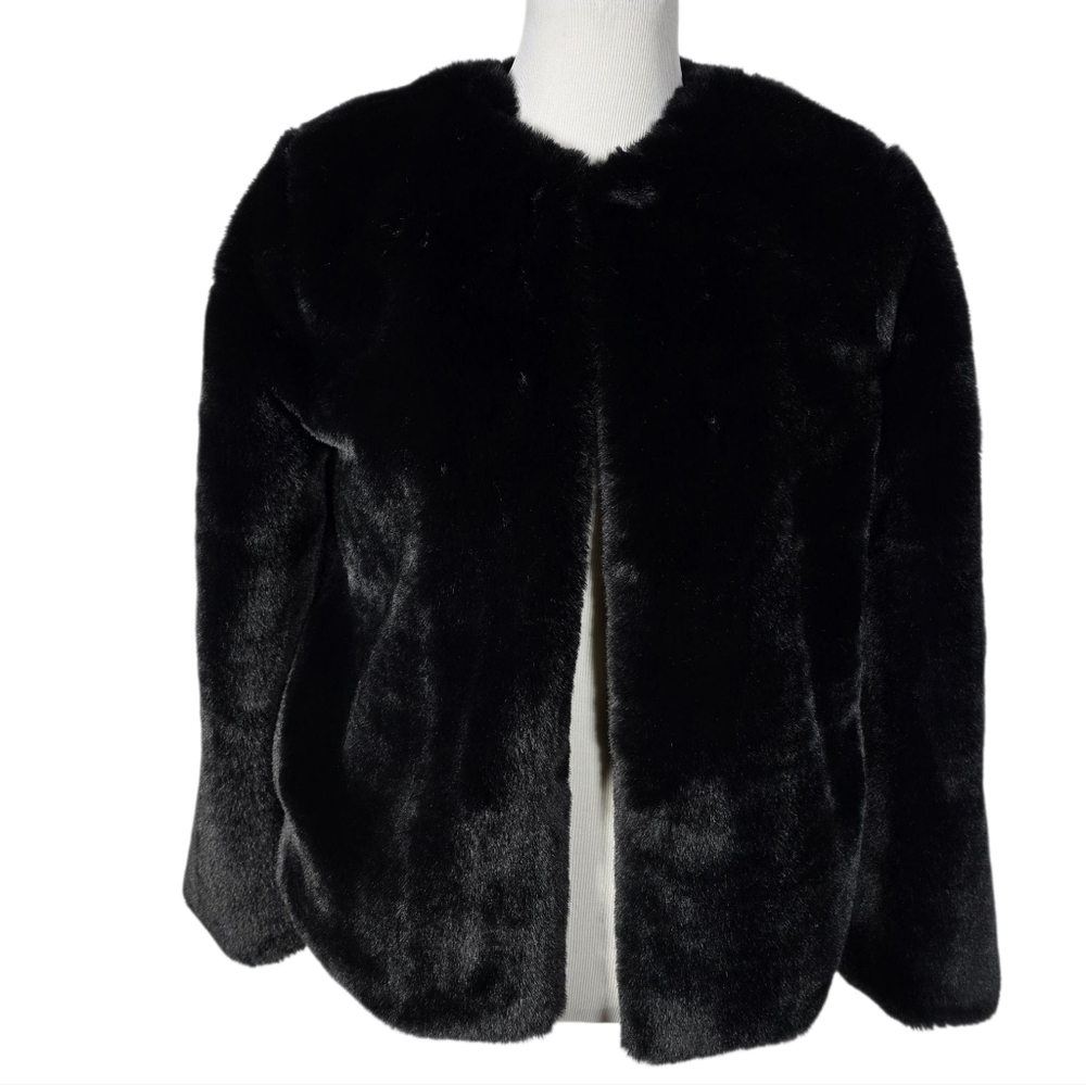 Forever 21 Size Medium Black Faux Fur Bomber Jacket